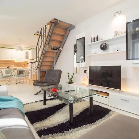 Apartment Duplex *